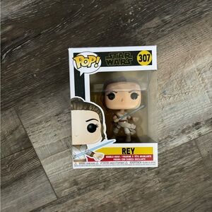 FORCE AWAKENS REY FUNKO